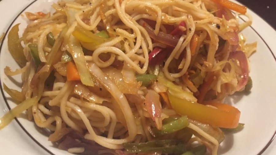 Vegetable Hakka Noodles (Chow Mein)
